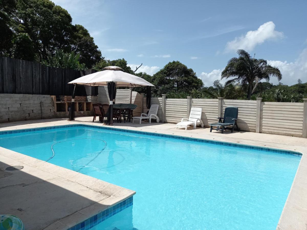 Poolside Guest House Port Shepstone Εξωτερικό φωτογραφία