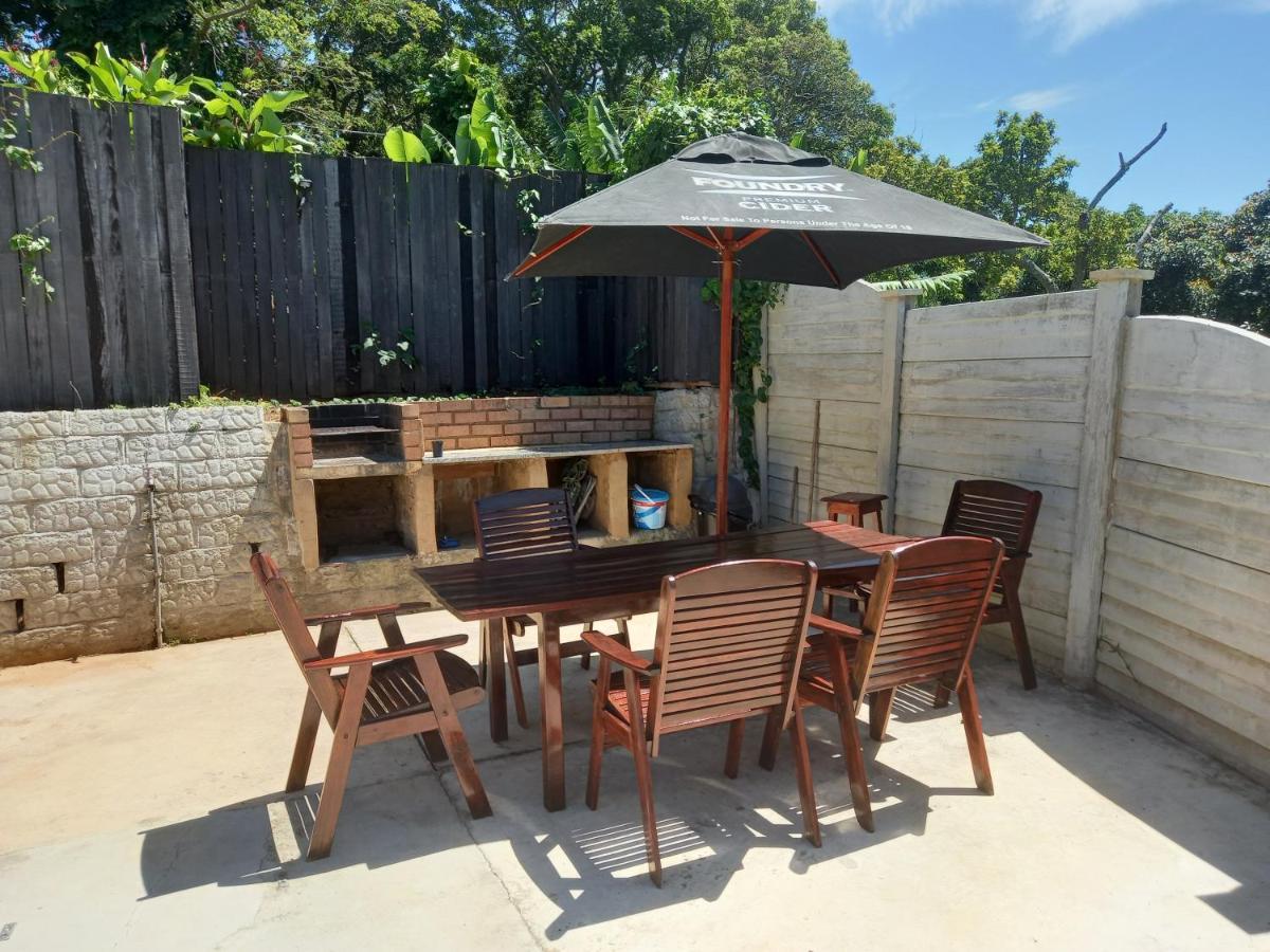 Poolside Guest House Port Shepstone Εξωτερικό φωτογραφία