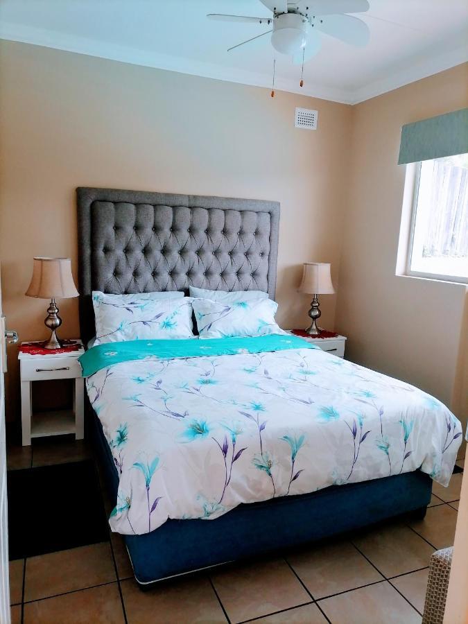 Poolside Guest House Port Shepstone Εξωτερικό φωτογραφία