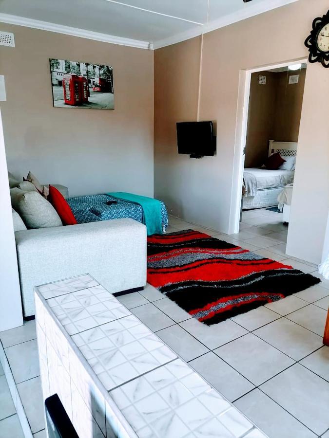 Poolside Guest House Port Shepstone Δωμάτιο φωτογραφία